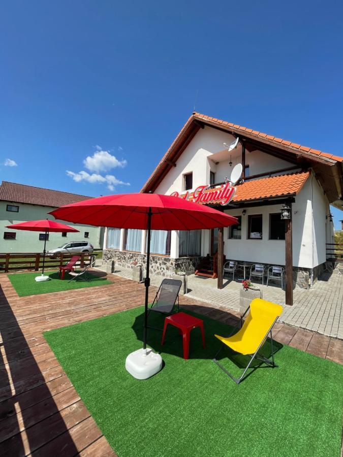 Red Family Apartments ปัลตินิช ภายนอก รูปภาพ