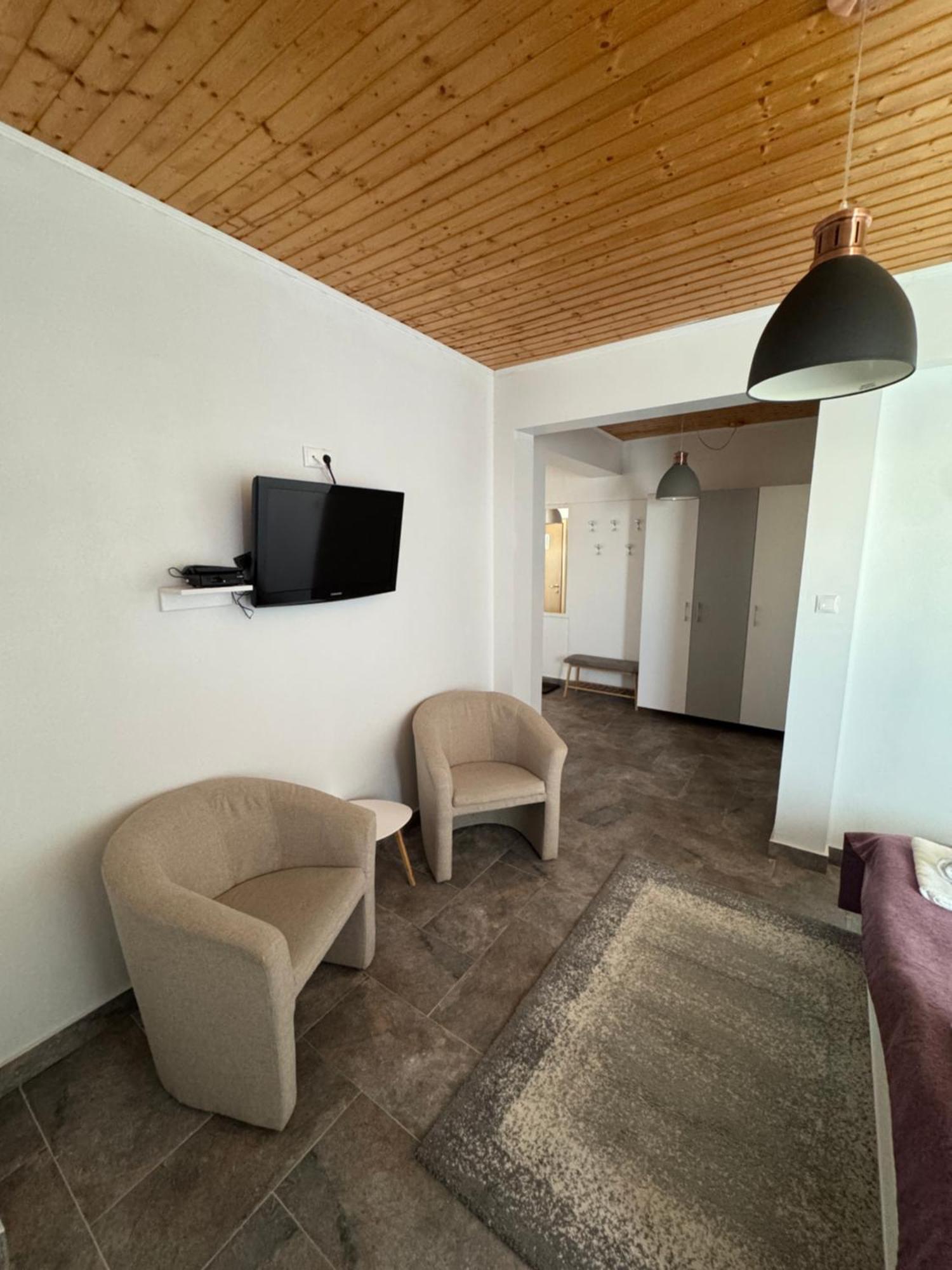 Red Family Apartments ปัลตินิช ห้อง รูปภาพ